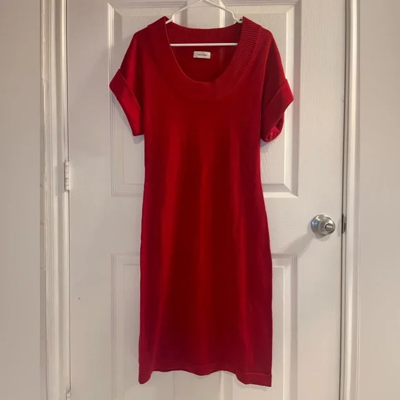 fitted lace wedding dress Torie Red Short Sleeve Mini Dress - US 2